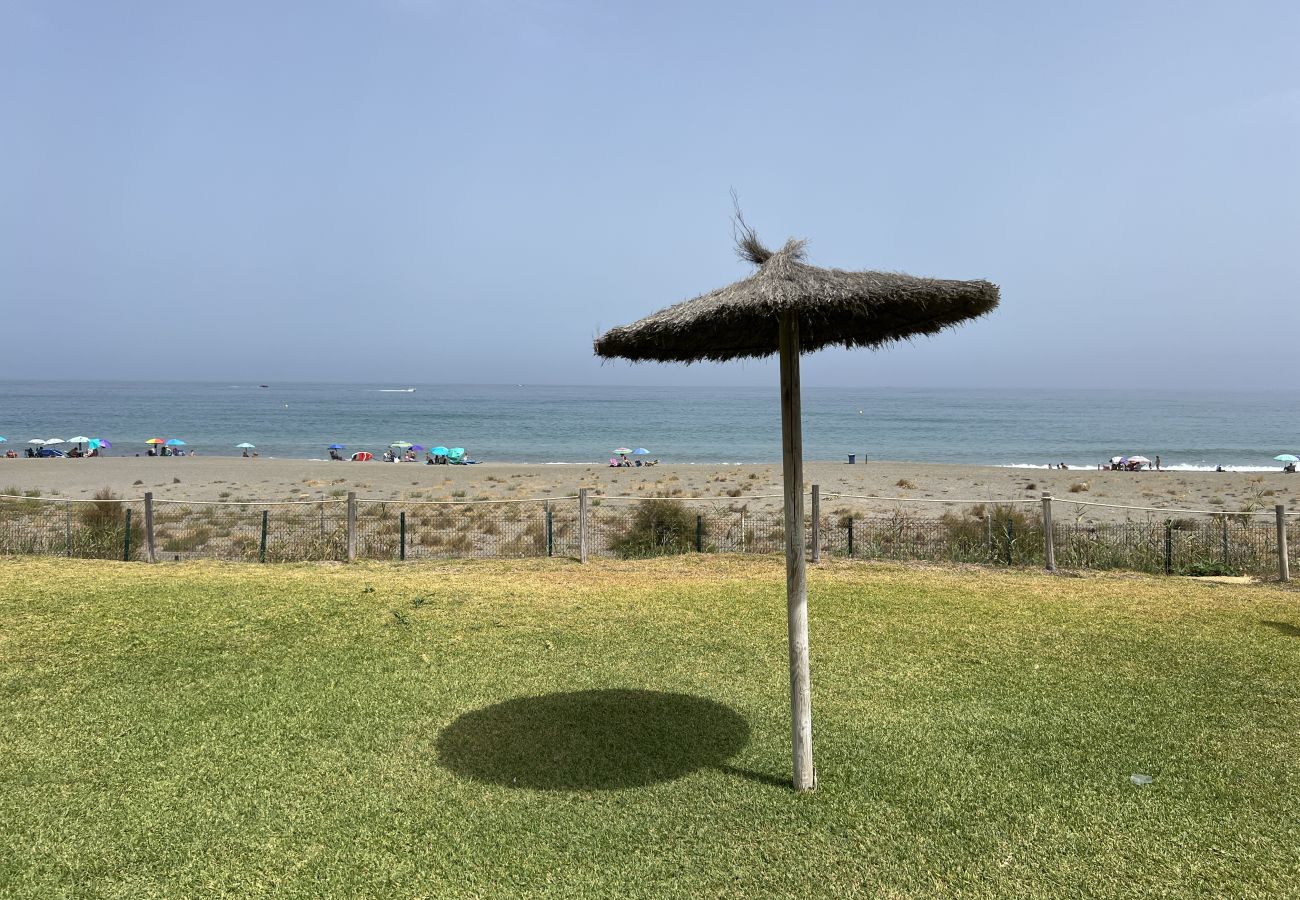 Apartment in San Luis de Sabanillas - 3003 beachfront 1. line Penthouse duplex