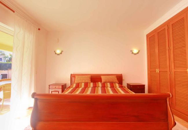 Villa in Estepona - 1072 Beachfront El Paraiso Retreat with Private Pool & BBQ Villa in Estepona - 1072 Beachfront El Paraiso Retreat with Private Pool & BBQ