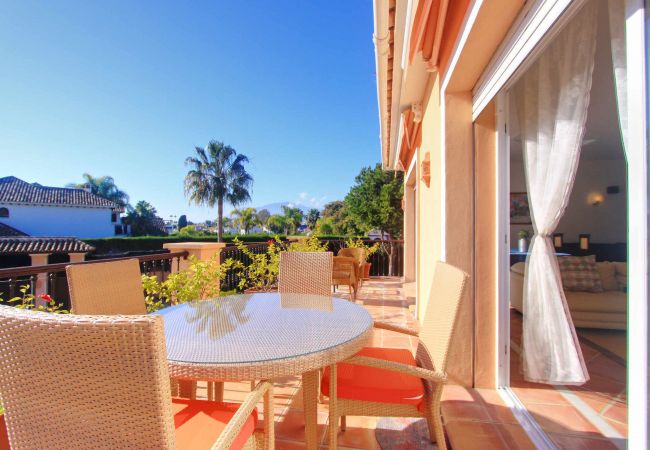 Villa in Estepona - 1072 Beachfront El Paraiso Retreat with Private Pool & BBQ Villa in Estepona - 1072 Beachfront El Paraiso Retreat with Private Pool & BBQ