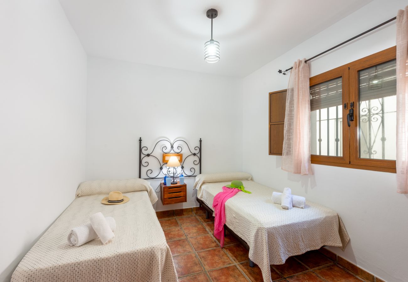 Villa in Torrox - Villa La Coscoja in Torrox: A Luxury Retreat with Extraordinary Views