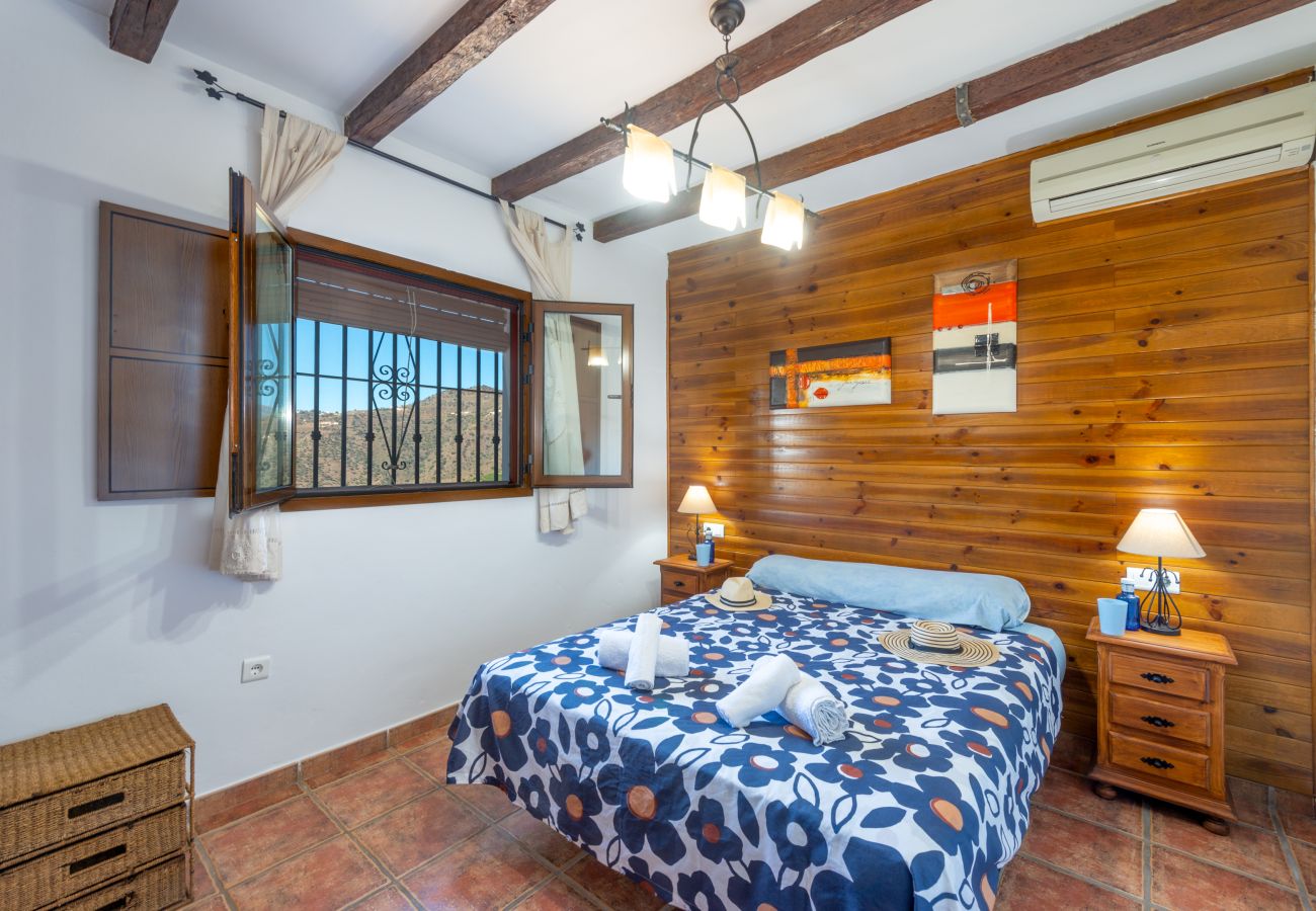 Villa in Torrox - Villa La Coscoja in Torrox: A Luxury Retreat with Extraordinary Views