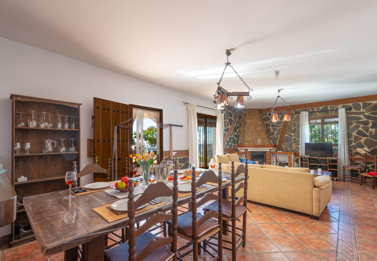 Villa in Torrox - Villa La Coscoja in Torrox: A Luxury Retreat with Extraordinary Views
