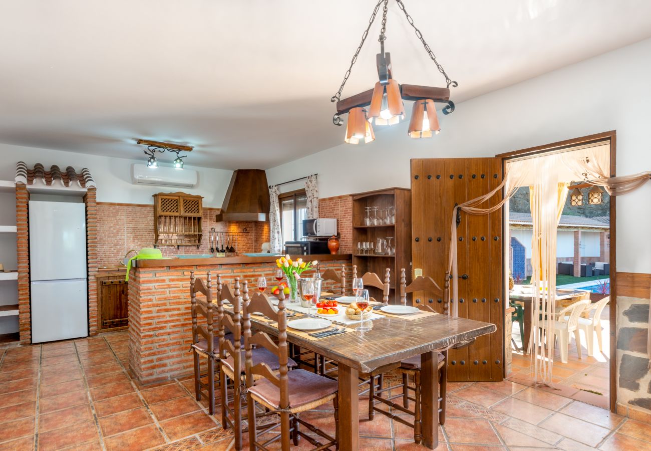 Villa in Torrox - Villa La Coscoja in Torrox: A Luxury Retreat with Extraordinary Views
