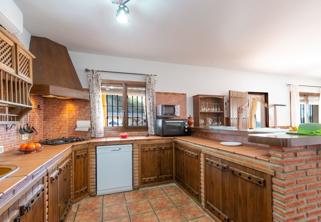 Villa in Torrox - Villa La Coscoja in Torrox: A Luxury Retreat with Extraordinary Views