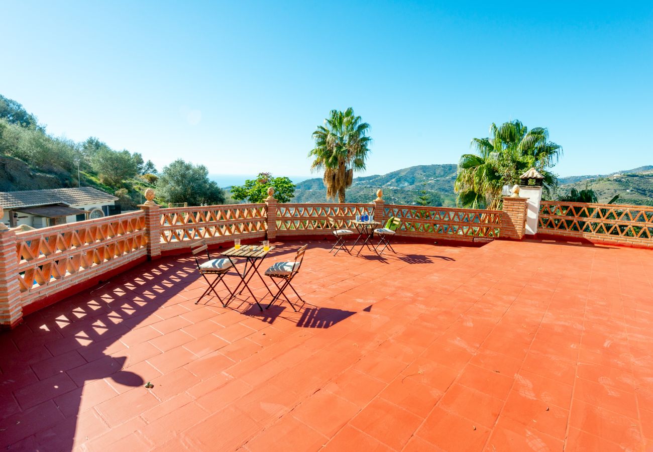 Villa in Torrox - Villa La Coscoja in Torrox: A Luxury Retreat with Extraordinary Views