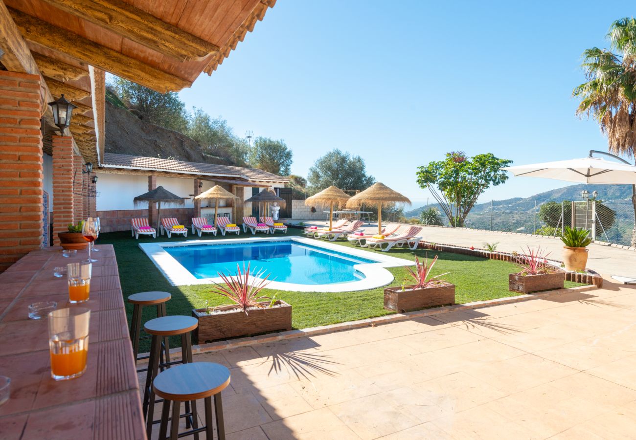 Villa in Torrox - Villa La Coscoja in Torrox: A Luxury Retreat with Extraordinary Views