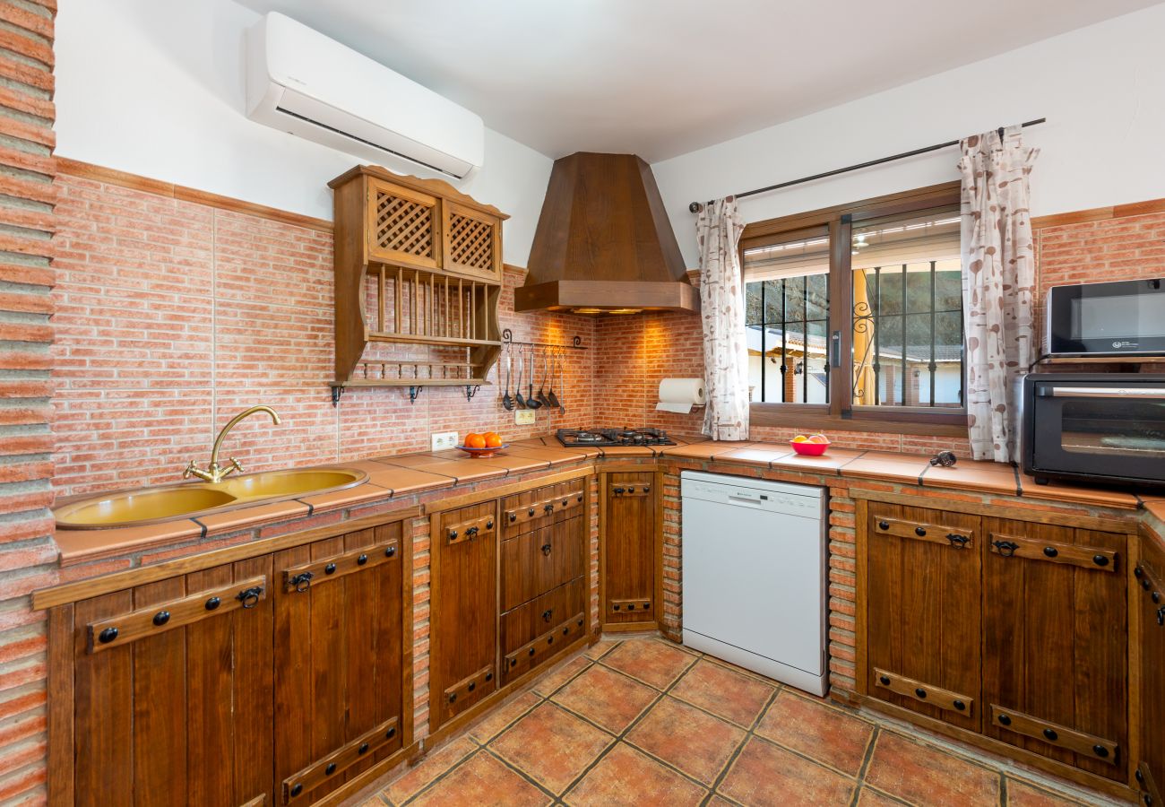Villa in Torrox - Villa La Coscoja in Torrox: A Luxury Retreat with Extraordinary Views