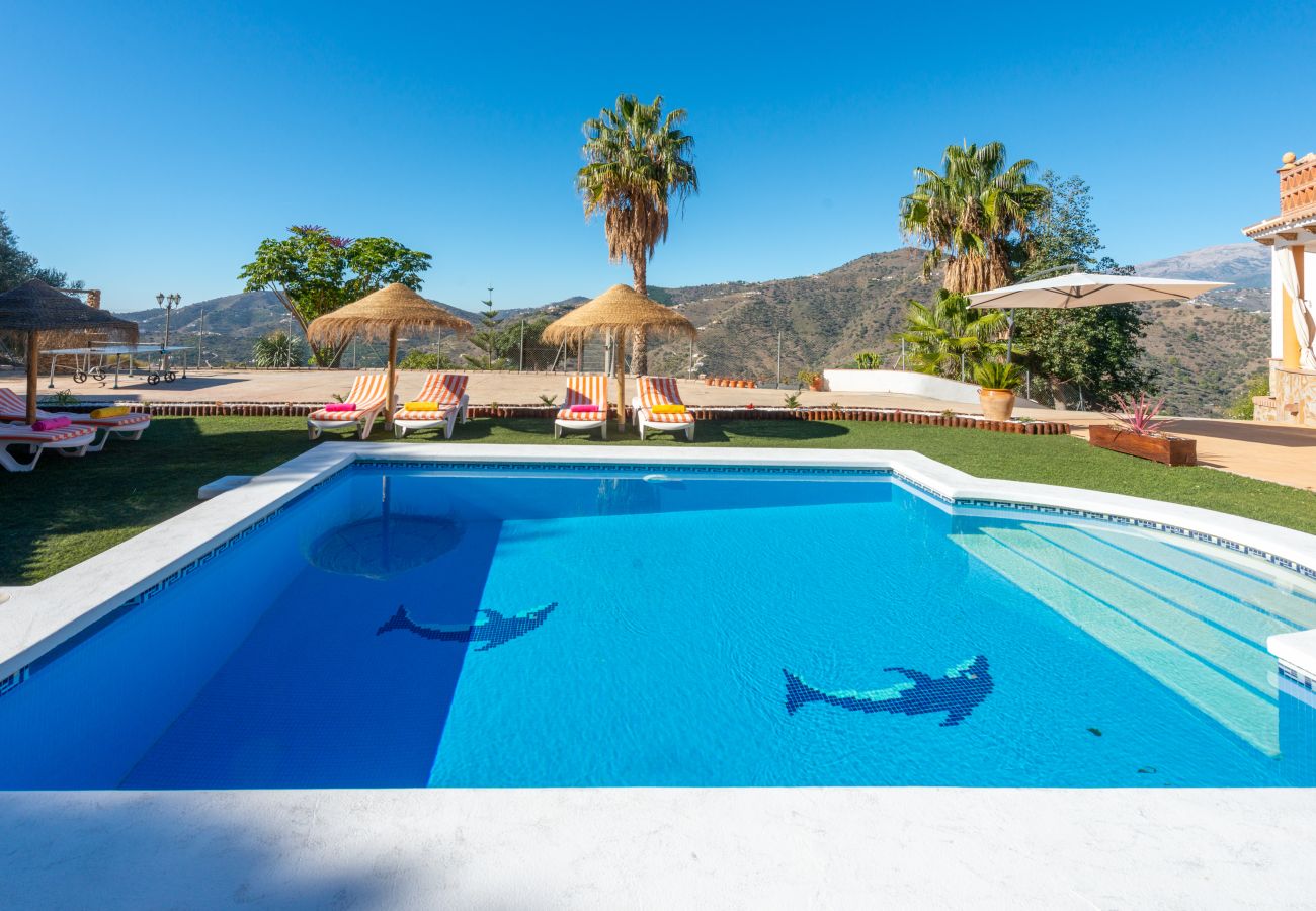 Villa in Torrox - Villa La Coscoja in Torrox: A Luxury Retreat with Extraordinary Views