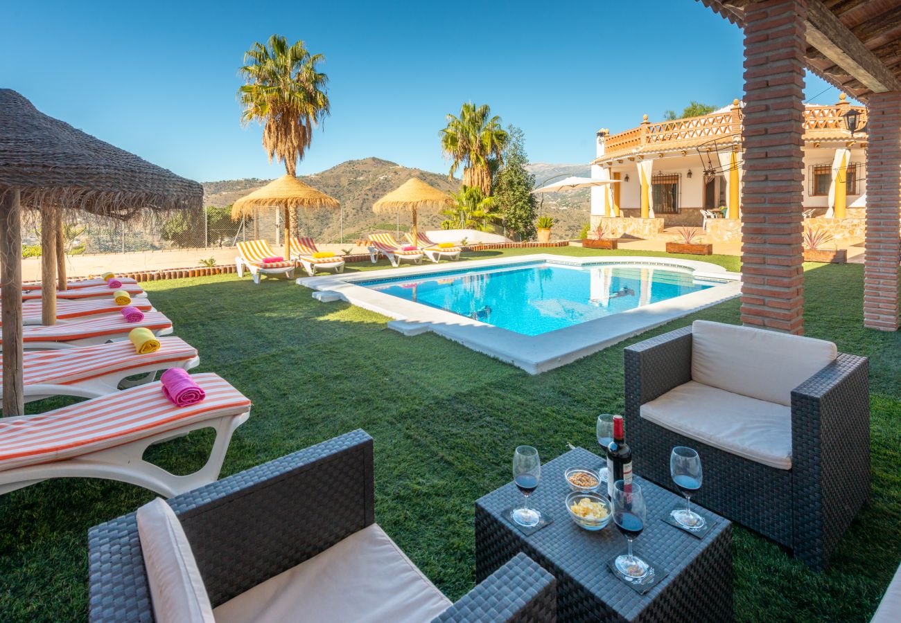 Villa in Torrox - Villa La Coscoja in Torrox: A Luxury Retreat with Extraordinary Views