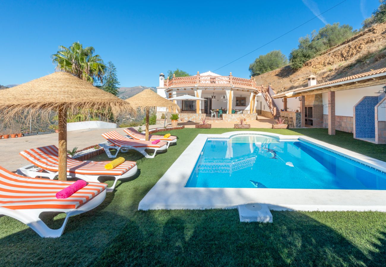 Villa in Torrox - Villa La Coscoja in Torrox: A Luxury Retreat with Extraordinary Views