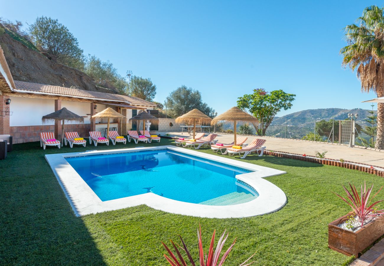 Villa in Torrox - Villa La Coscoja in Torrox: A Luxury Retreat with Extraordinary Views