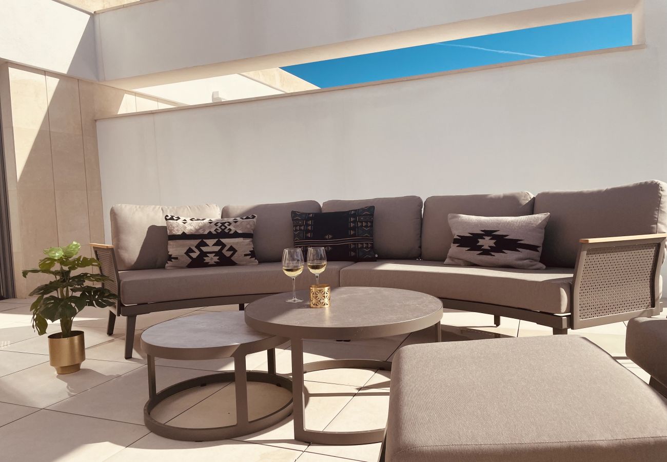 Apartment in Marbella - 3065 New 3-bedrooms penthouse Elviria Marbella