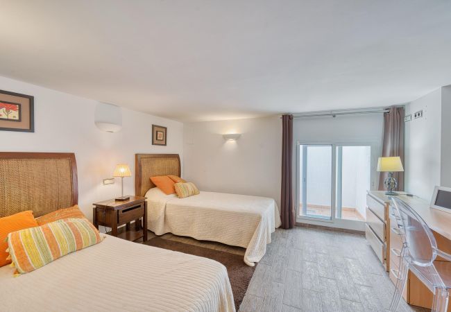 Terraced House in Marbella - 3068 Luxury Family Townhouse in Elviria, Marbella Terraced House in Marbella - 3068 Luxury Family Townhouse in Elviria, Marbella