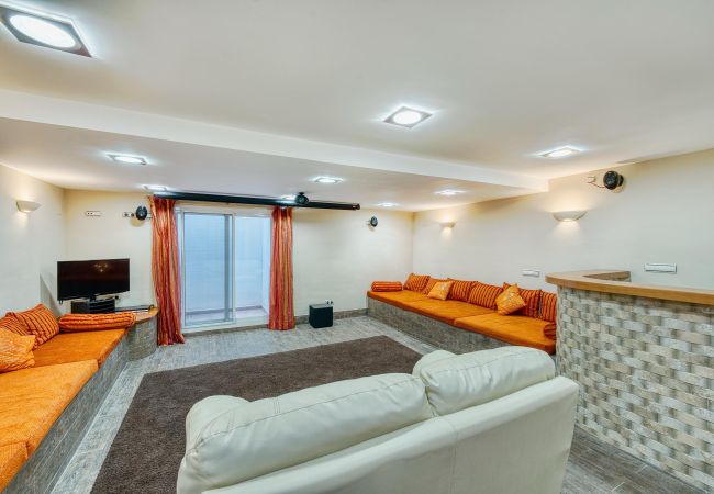 Terraced House in Marbella - 3068 Luxury Family Townhouse in Elviria, Marbella Terraced House in Marbella - 3068 Luxury Family Townhouse in Elviria, Marbella