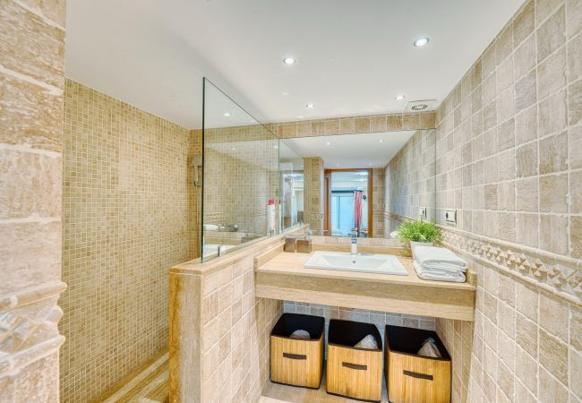 Terraced House in Marbella - 3068 Luxury Family Townhouse in Elviria, Marbella Terraced House in Marbella - 3068 Luxury Family Townhouse in Elviria, Marbella