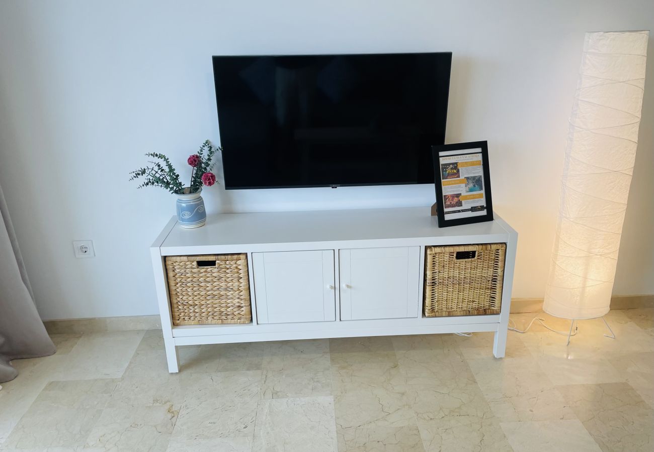 Apartment in Marbella - Sol de Marbella apartment with sea views