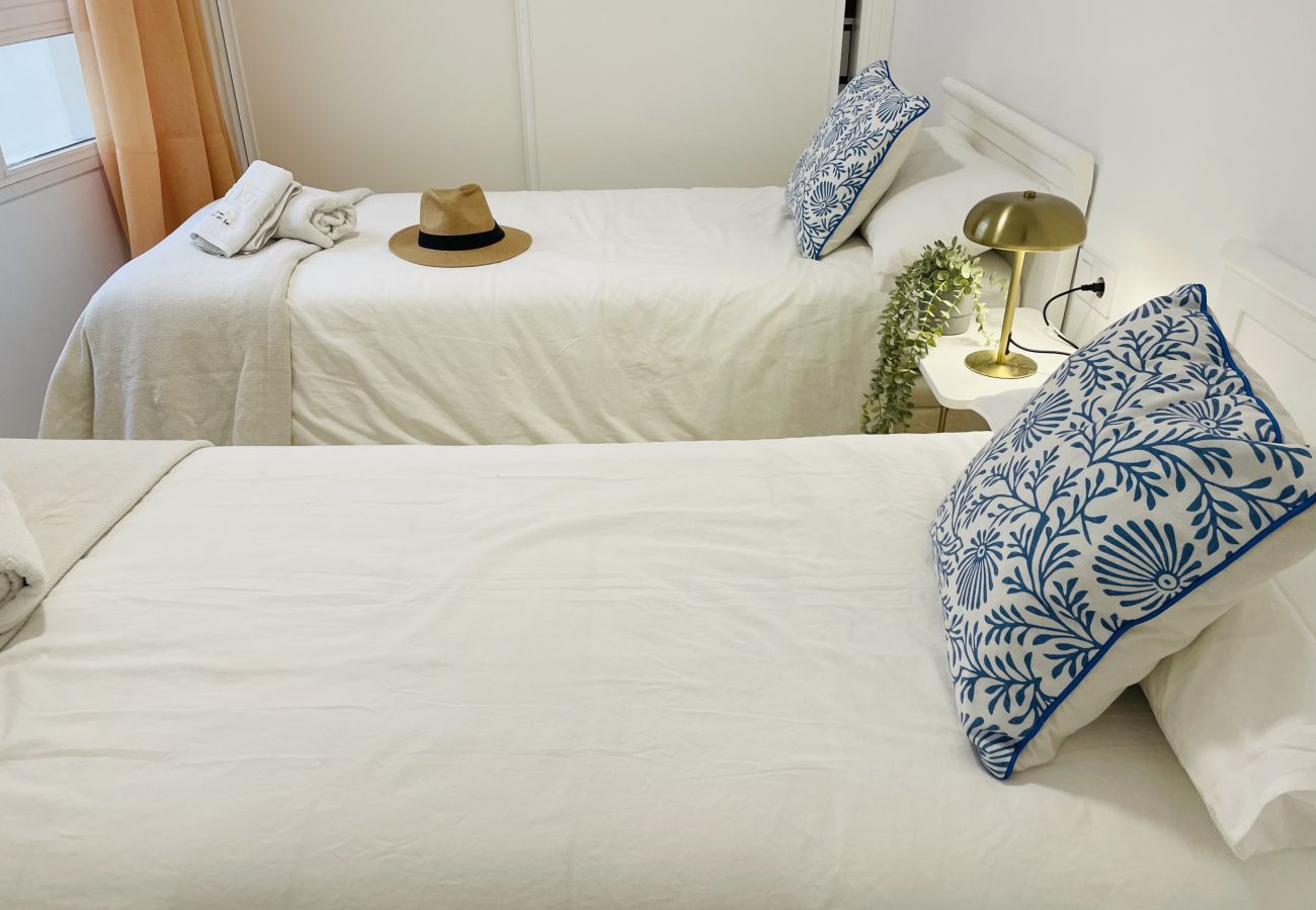Apartment in Marbella - Sol de Marbella apartment with sea views
