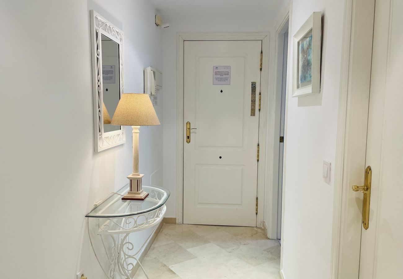 Apartment in Marbella - Sol de Marbella apartment with sea views