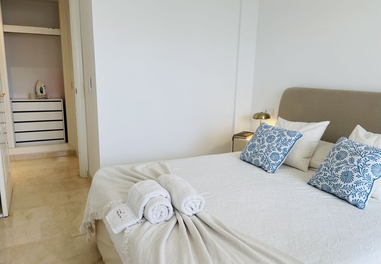 Apartment in Marbella - Sol de Marbella apartment with sea views