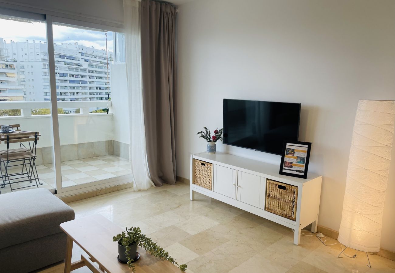 Apartment in Marbella - Sol de Marbella apartment with sea views