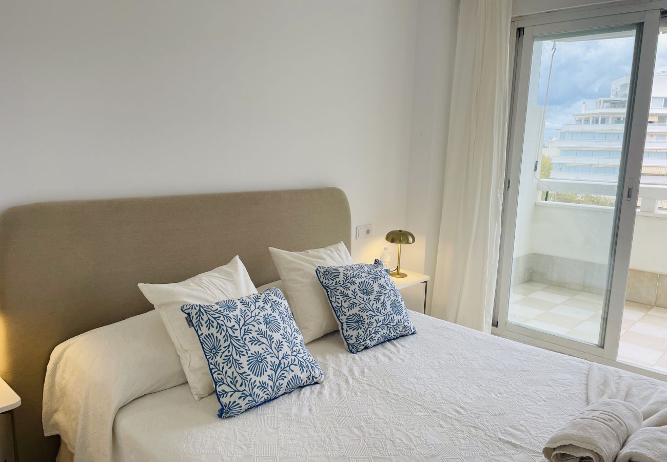 Apartment in Marbella - Sol de Marbella apartment with sea views