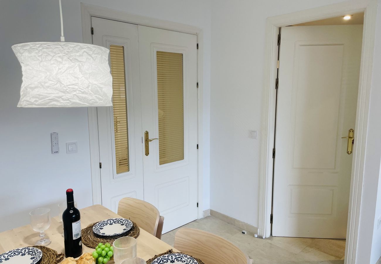 Apartment in Marbella - Sol de Marbella apartment with sea views