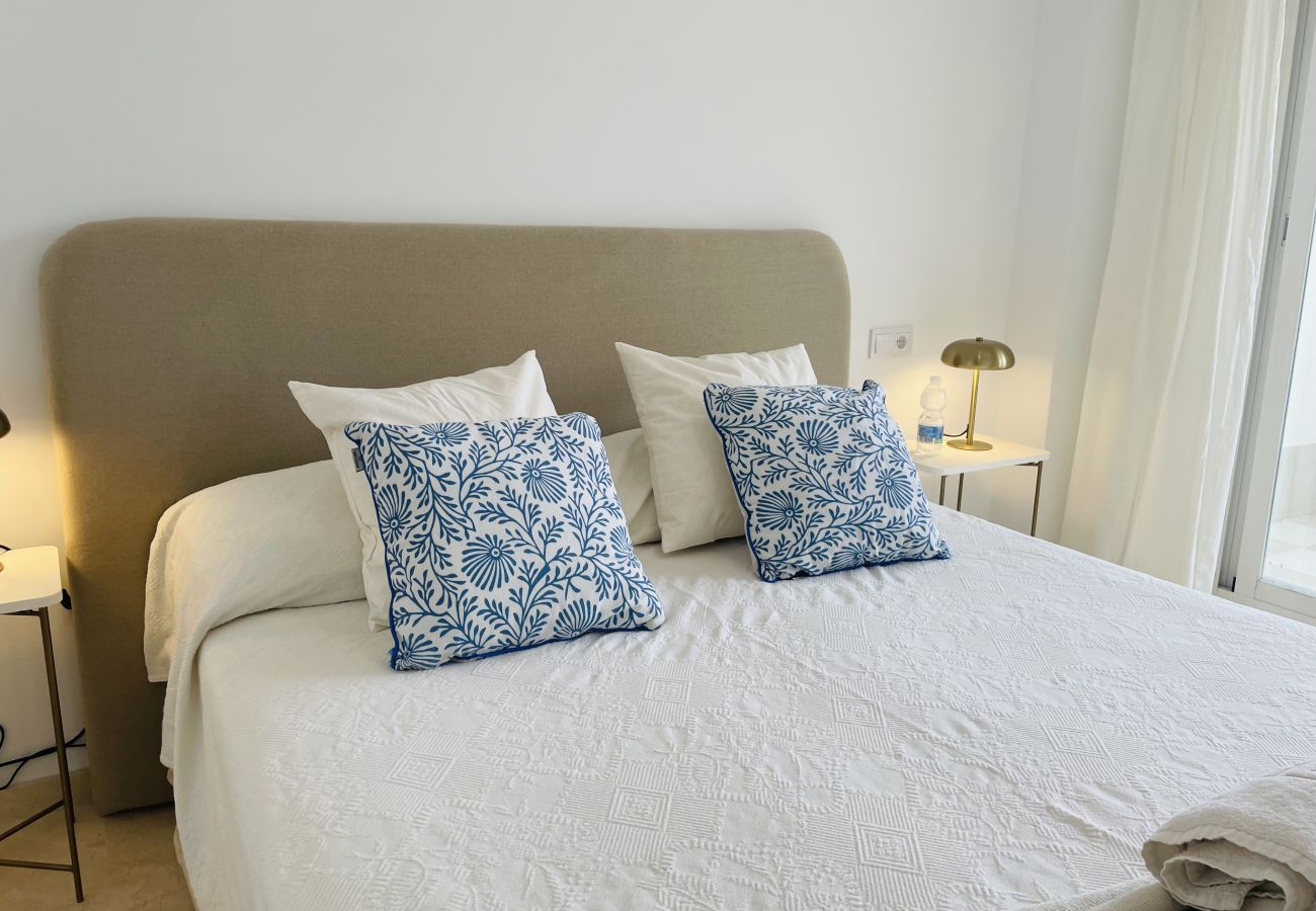 Apartment in Marbella - Sol de Marbella apartment with sea views