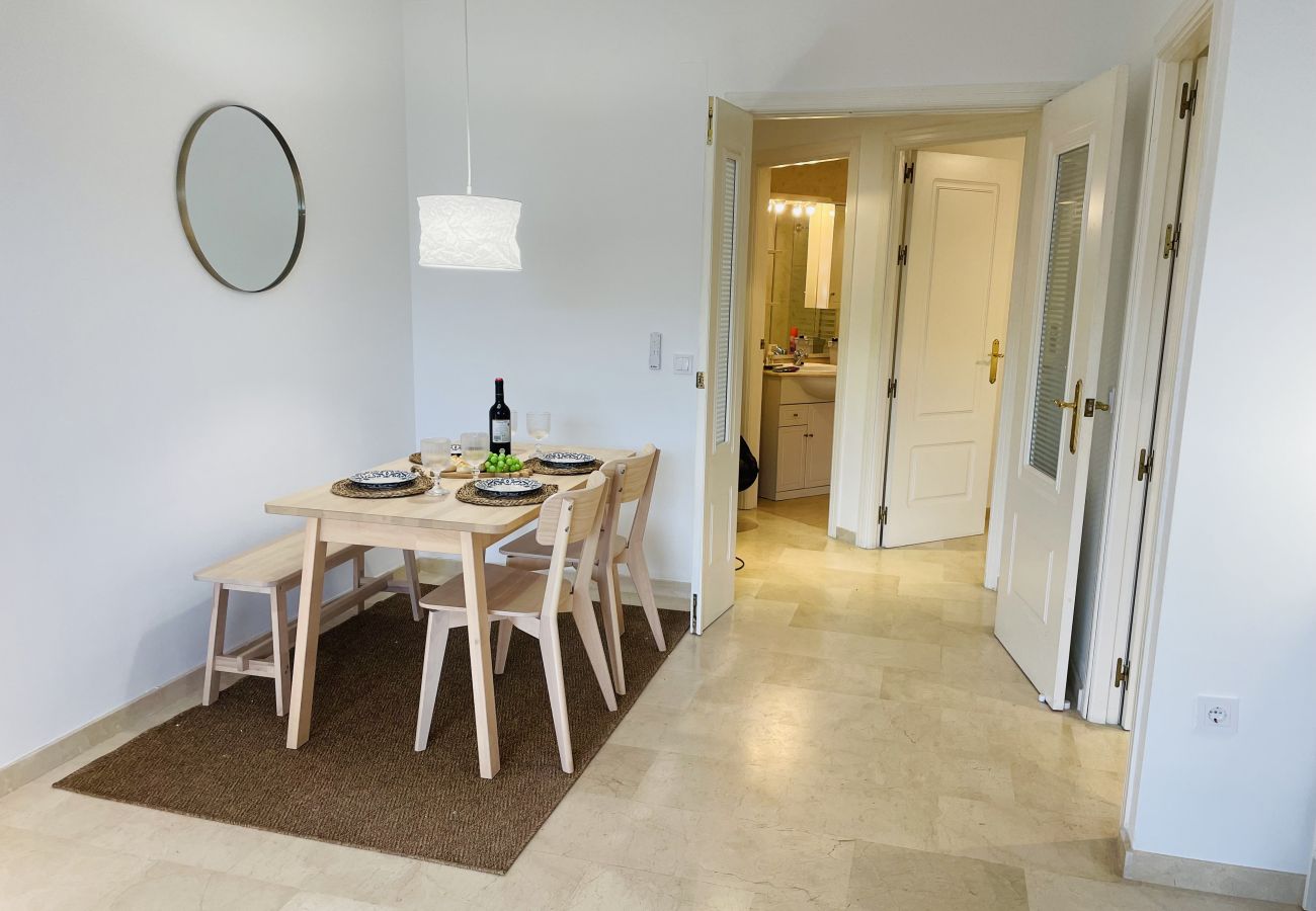 Apartment in Marbella - Sol de Marbella apartment with sea views