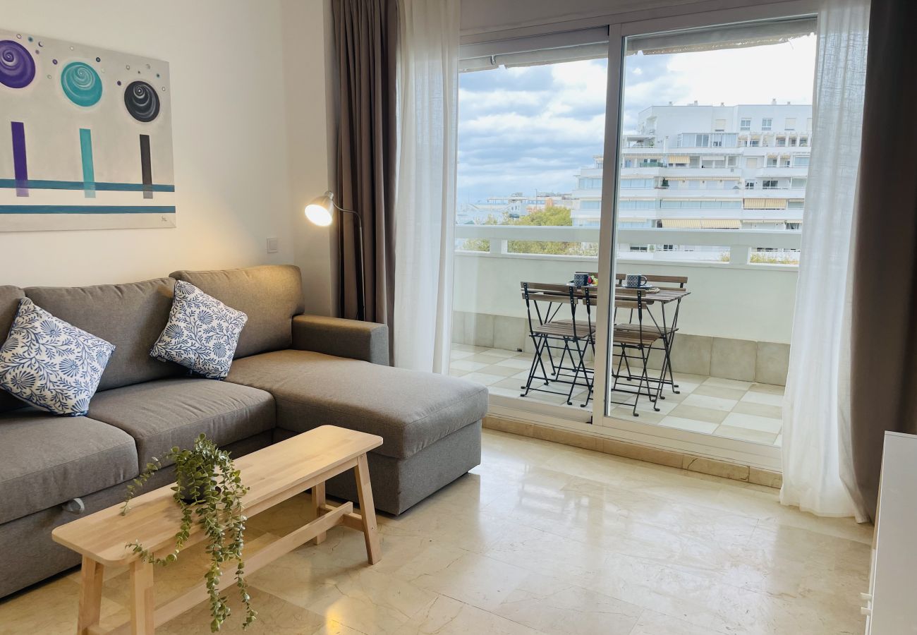 Apartment in Marbella - Sol de Marbella apartment with sea views