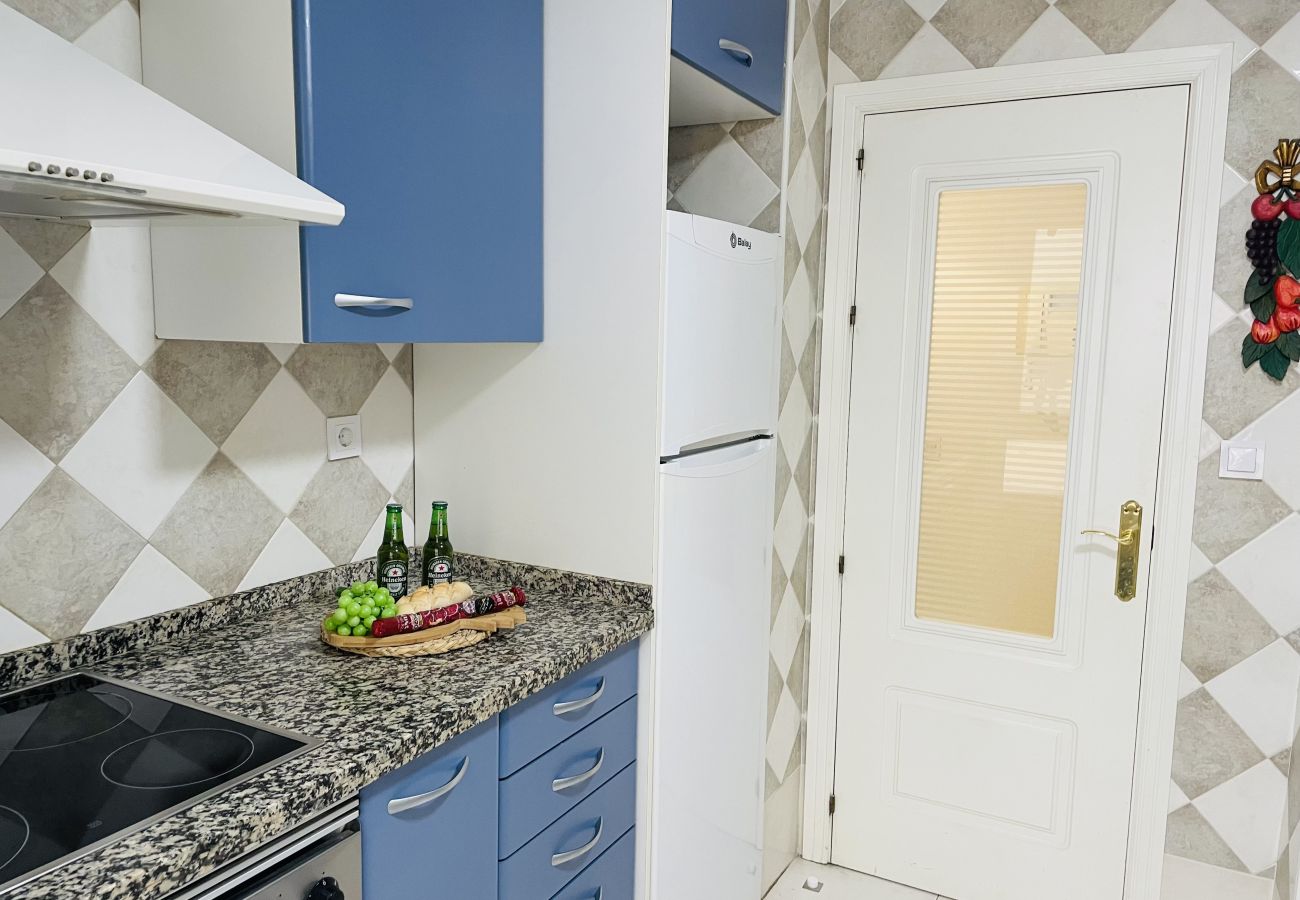 Apartment in Marbella - Sol de Marbella apartment with sea views