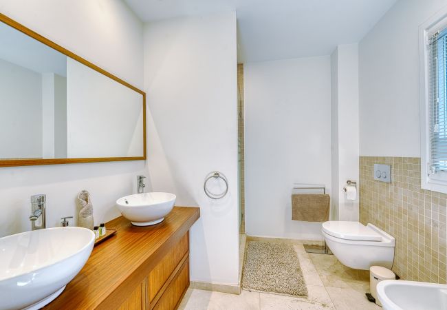 Villa in Marbella - 3055 Luxury Villa with Pool and Sea Views  Villa in Marbella - 3055 Luxury Villa with Pool and Sea Views