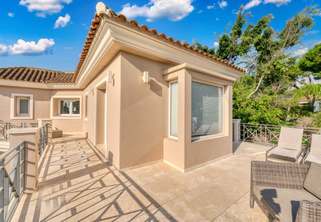 Villa in Marbella - 3055 Luxury Villa with Pool and Sea Views  Villa in Marbella - 3055 Luxury Villa with Pool and Sea Views