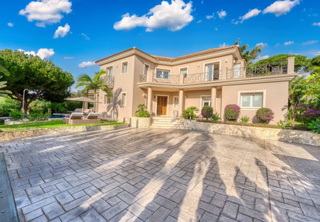 Villa in Marbella - 3055 Luxury Villa with Pool and Sea Views  Villa in Marbella - 3055 Luxury Villa with Pool and Sea Views