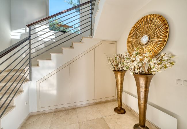 Villa in Marbella - 3055 Luxury Villa with Pool and Sea Views  Villa in Marbella - 3055 Luxury Villa with Pool and Sea Views