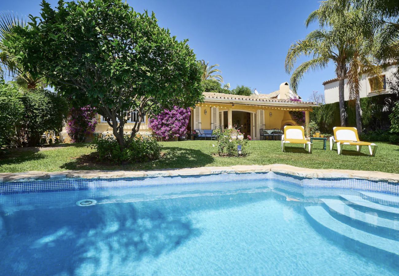 Villa in Marbella - 3088 Bungalow, nice sea views, private garden 