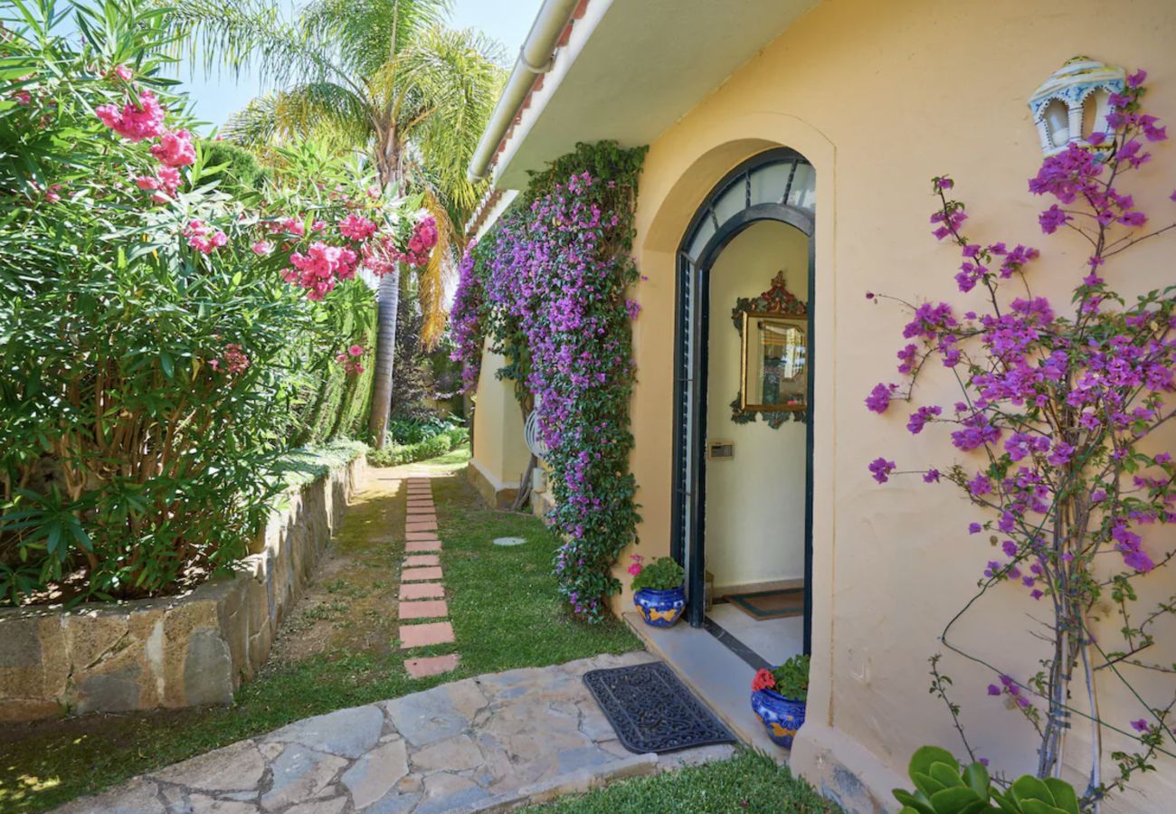 Villa in Marbella - 3088 Bungalow, nice sea views, private garden 