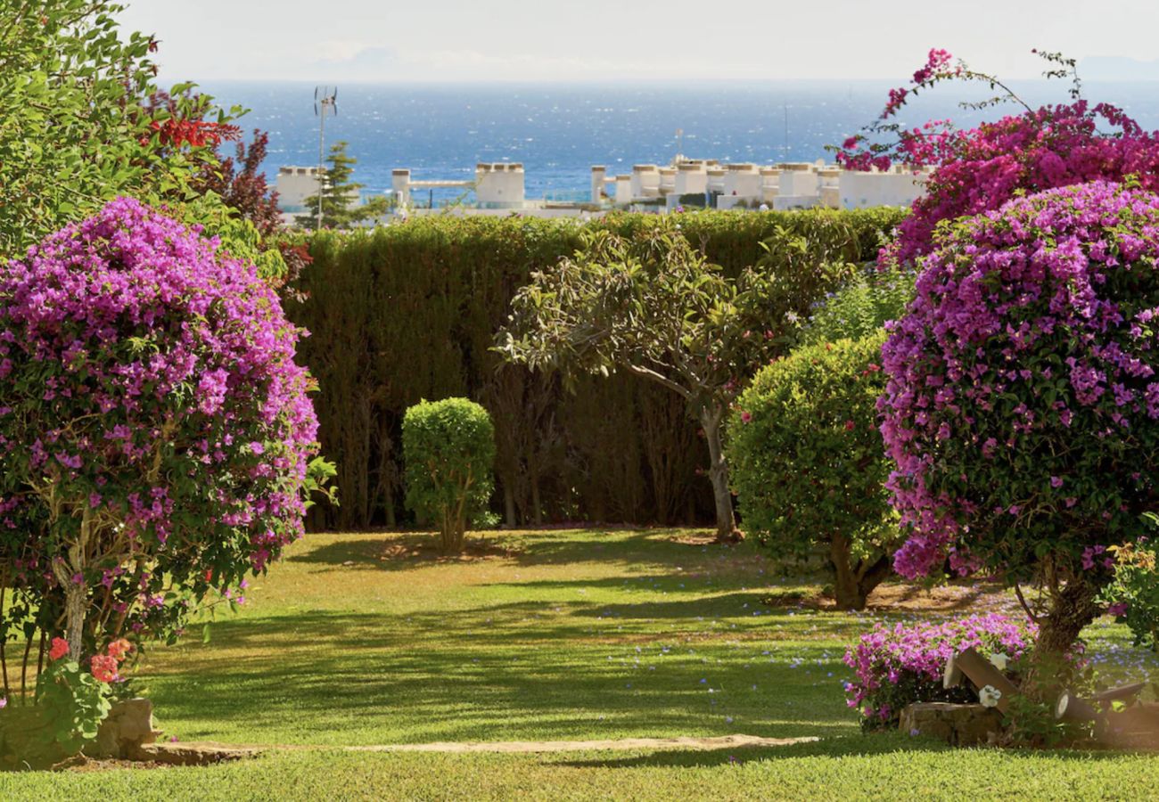 Villa in Marbella - 3088 Bungalow, nice sea views, private garden 