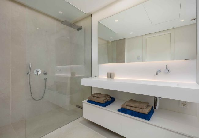 Apartment in Ojen - 3060 Modern Escape with Ocean View Palo Alto Apartment in Ojen - 3060 Modern Escape with Ocean View Palo Alto