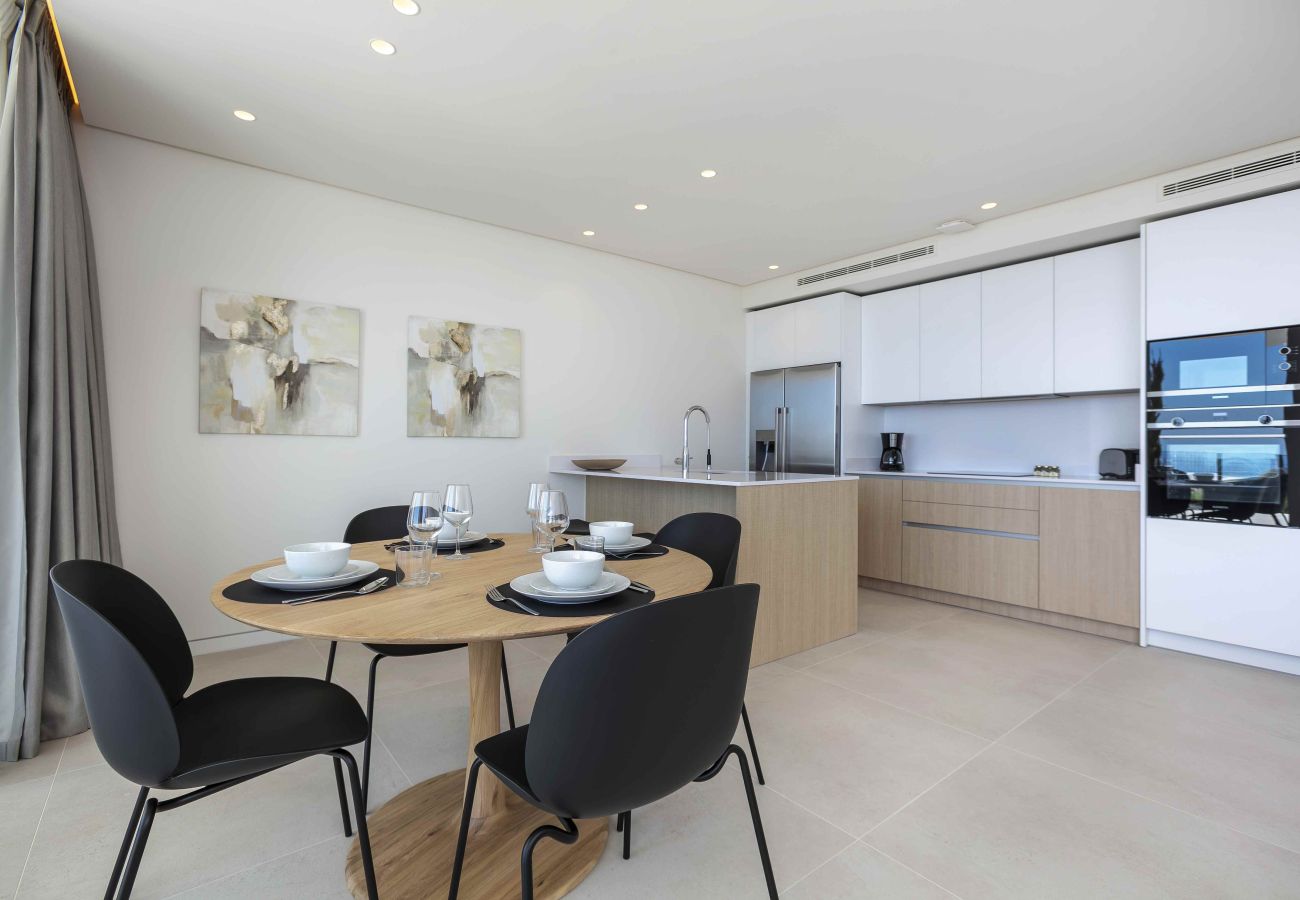 Apartment in Ojen - 3060 Apartment with extraordinary sea views in Palo Alto