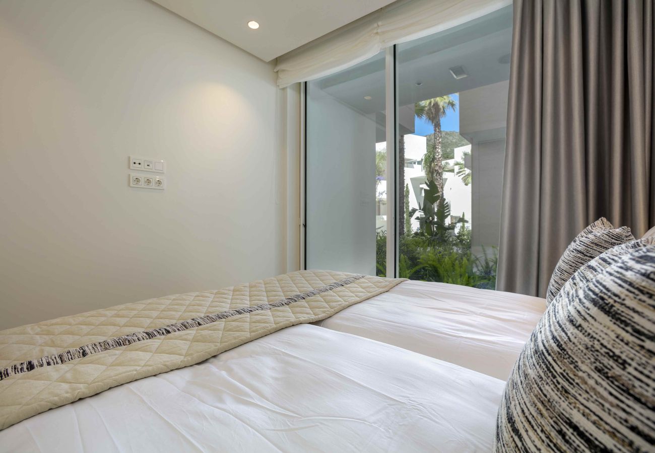 Apartment in Ojen - 3060 Apartment with extraordinary sea views in Palo Alto
