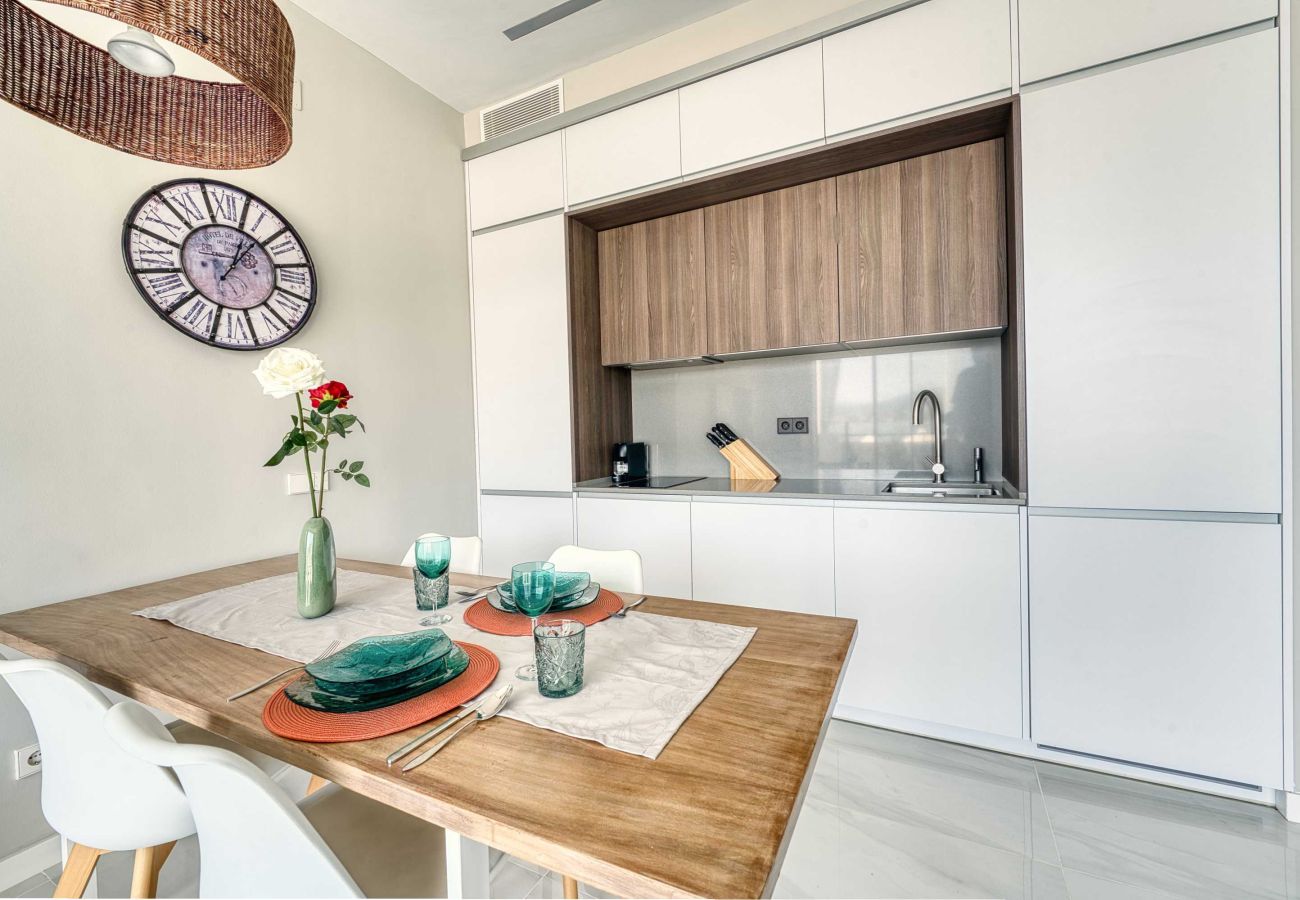 Apartment in Marbella - 3095 Elegant Beachside Apartment in Puerto Banús