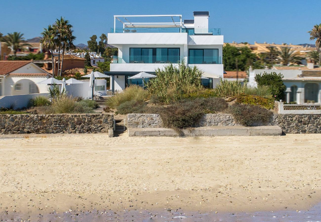 Villa in Marbella - Frontline Beach Costabella (r2576927) 