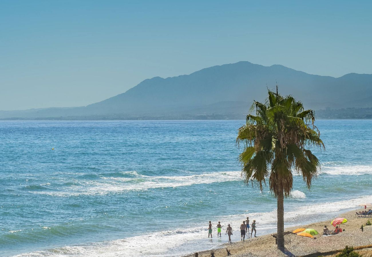 Villa in Marbella - Frontline Beach Costabella (r2576927) 