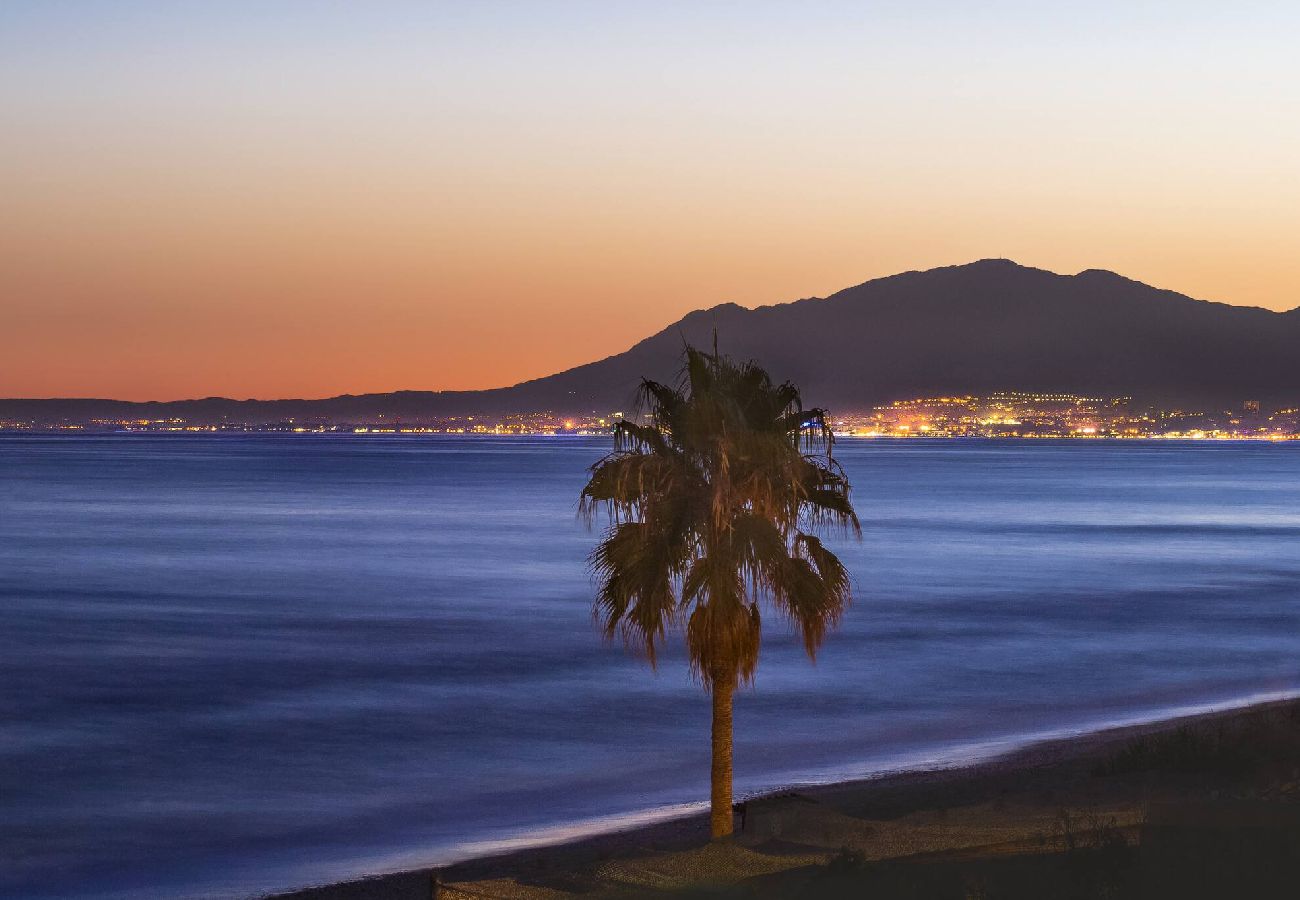 Villa in Marbella - Frontline Beach Costabella (r2576927) 