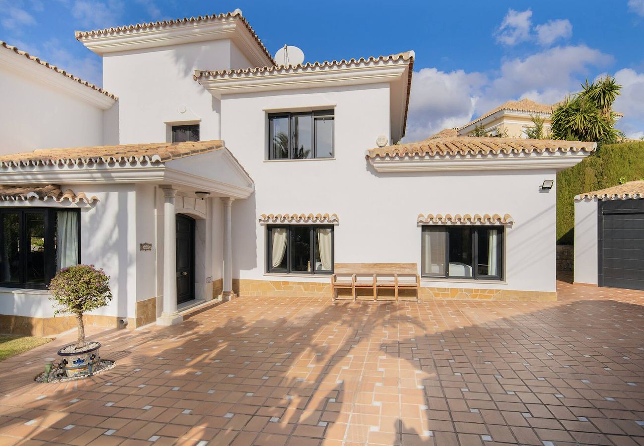 Villa in Marbella - Villa Flores (r3261154) 