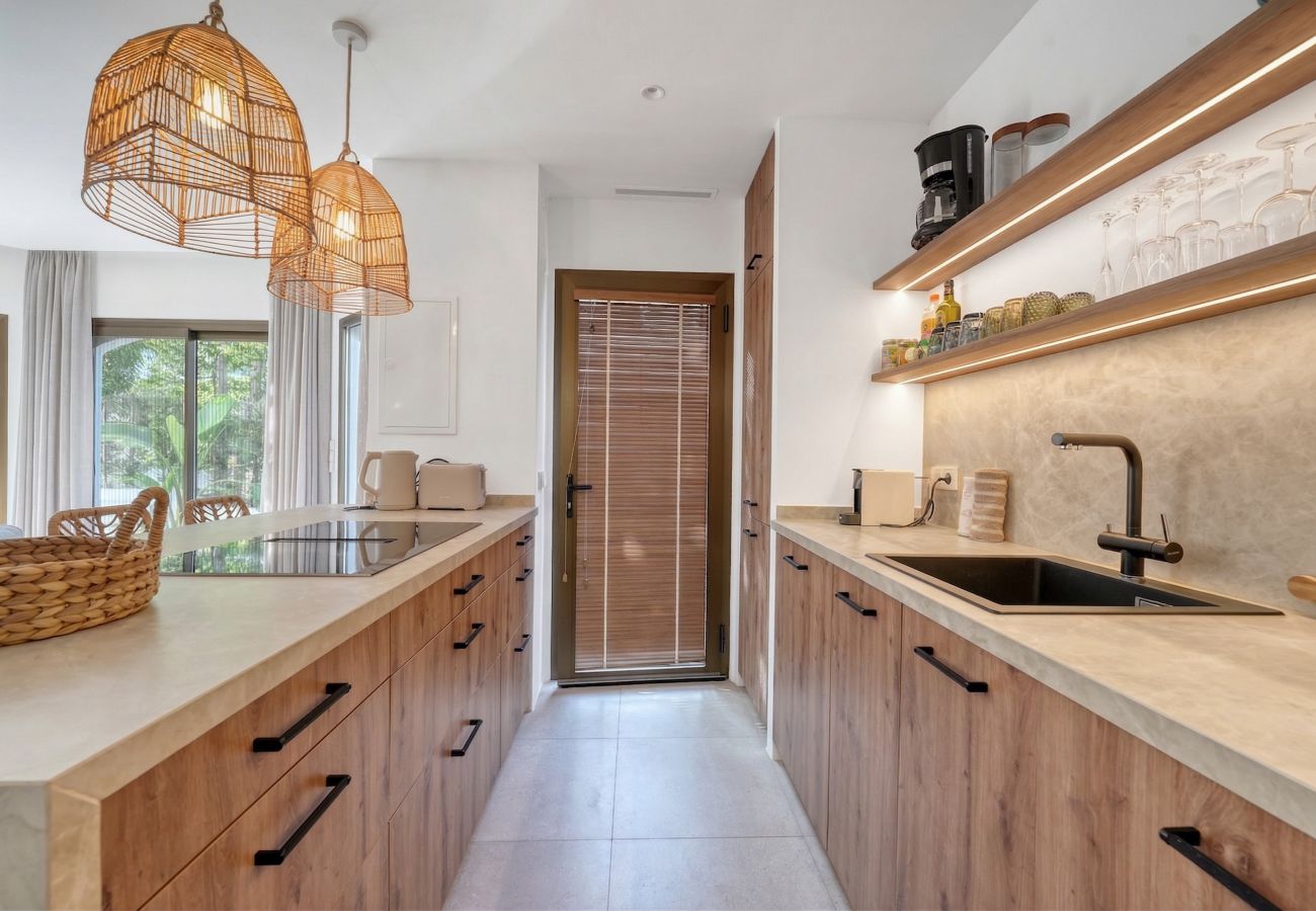 Apartment in Marbella - 2047 Stylish Luxury Apartment with Pool