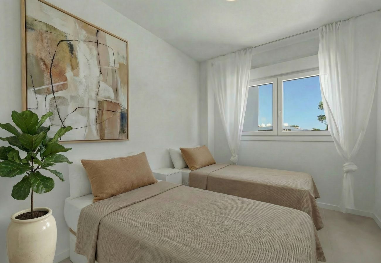 Apartment in Estepona - 3024 Bright apartment with terrace and pool