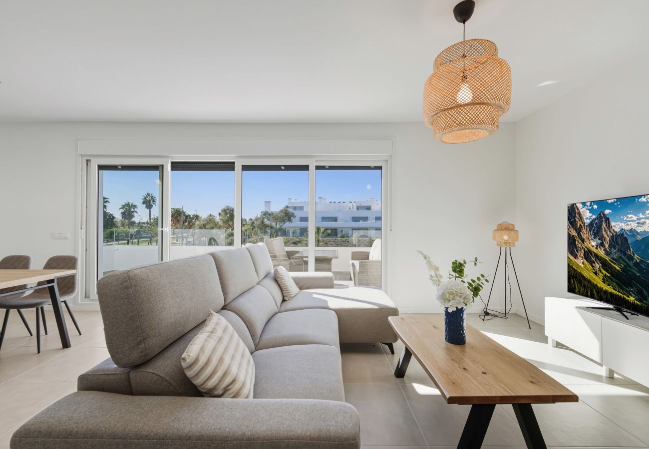 Apartment in Estepona - 3024 Bright apartment with terrace and pool