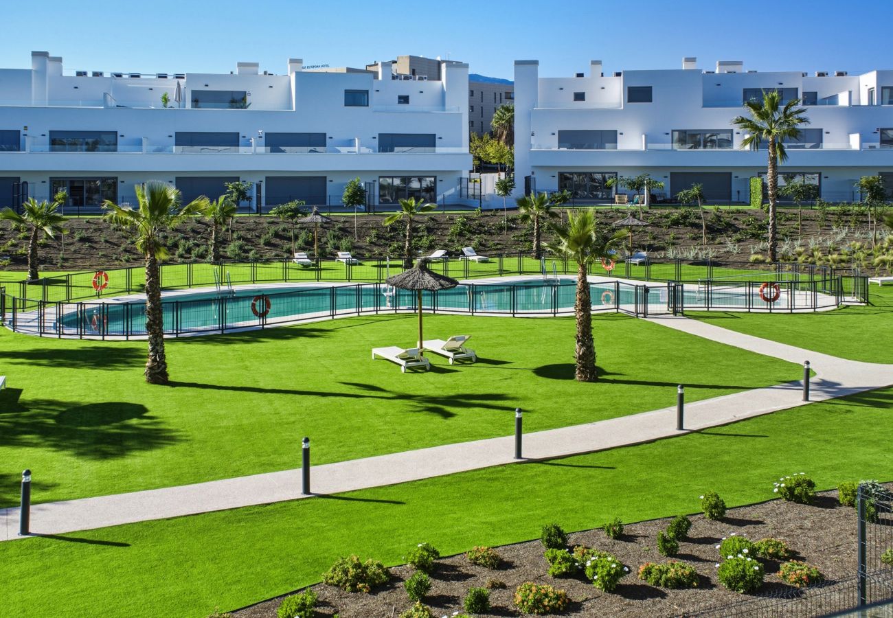 Apartment in Estepona - 3024 Bright apartment with terrace and pool