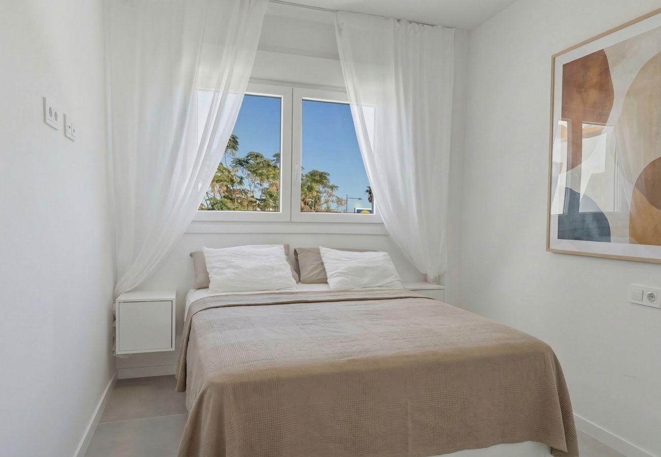 Apartment in Estepona - 3024 Bright apartment with terrace and pool